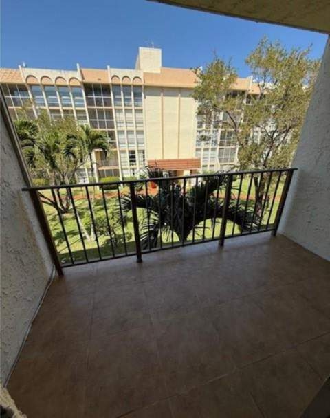 801 Three Islands Boulevard #409, Hallandale Beach FL - photo 20 of 24