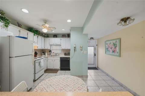 691 S Hollybrook Drive #304, Pembroke Pines FL - photo 7 of 60