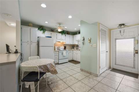 691 S Hollybrook Drive #304, Pembroke Pines FL - photo 9 of 60