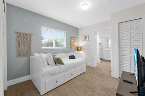 2621 NE 20th Street, Pompano Beach FL - photo 19 of 38