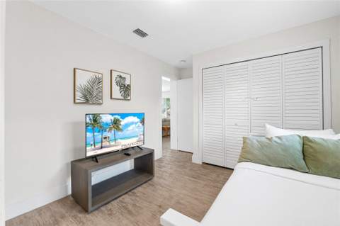 2621 NE 20th Street, Pompano Beach FL - photo 21 of 38