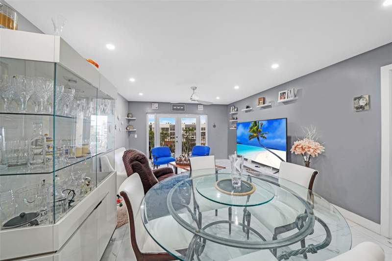 1 bedroom Condominium at 6650 Royal Palm Boulevard #306c, Royal Park Gardens I-C Co, Pompano Beach — photo 5