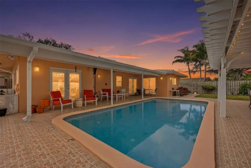 3 bedroom Single Family Residence at 5284 NE 18th Terrace, Knoll Ridge, Fort Lauderdale — photo 2