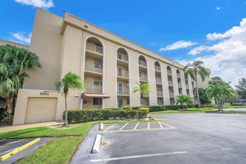 2 bedroom Condominium at 3231 Holiday Springs Boulevard #105, Holiday Springs Village 6, Margate — photo 2