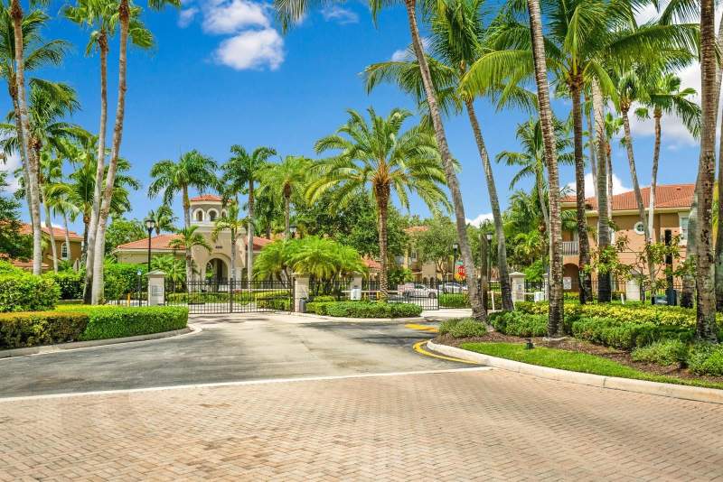3 bedroom Condominium at 4851 Bonsai Circle #215, Legends at the Gardens, Palm Beach Gardens — photo 3
