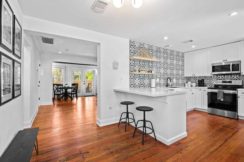 2 bedroom Single Family Residence at 713 NE 17th Road, Victoria Park, Fort Lauderdale — photo 3
