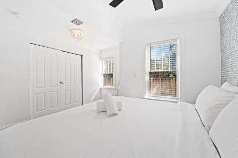 713 NE 17th Road, Fort Lauderdale FL - photo 13 of 27