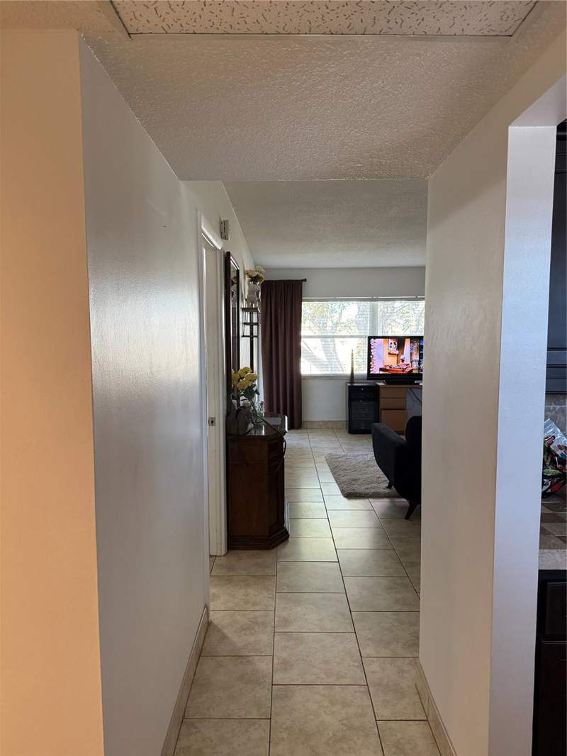 1 bedroom Condominium at 4331 NW 16th Street #D308, Dover Hall, Lauderhill — photo 2