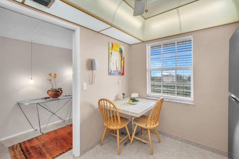 2 bedroom Condominium at 605 Oaks Drive #907, Palm Aire Contry Club #5, Pompano Beach — photo 2