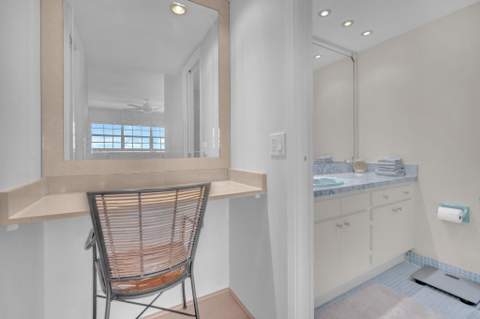 605 Oaks Drive #907, Pompano Beach FL - photo 10 of 53