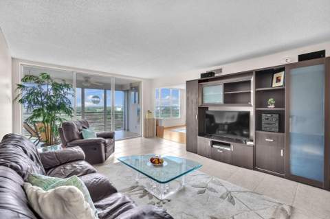 605 Oaks Drive #907, Pompano Beach FL - photo 24 of 53