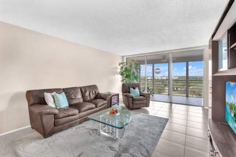 605 Oaks Drive #907, Pompano Beach FL - photo 6 of 53