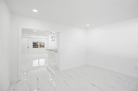 1437 SW 1st Avenue, Deerfield Beach FL - photo 10 of 28