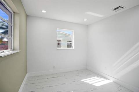 1437 SW 1st Avenue, Deerfield Beach FL - photo 14 of 28