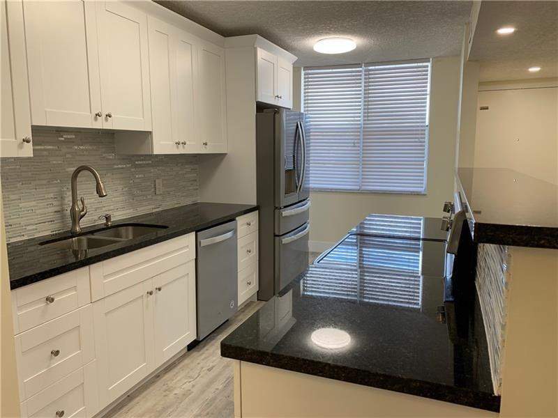 2 bedroom Condominium at 250 Jacaranda Drive #203, Coronado II, Plantation — photo 2