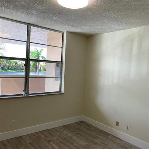 250 Jacaranda Drive #203, Plantation FL - photo 8 of 21
