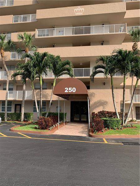 250 Jacaranda Drive #203, Plantation FL - photo 20 of 21