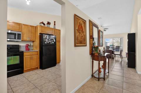 7917 NW 62nd Court, Tamarac FL - photo 10 of 51