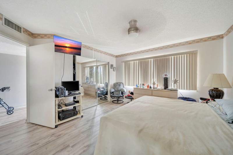 1 bedroom Condominium at 1400 SW 137th Avenue #311F, Suffolk, Pembroke Pines — photo 4