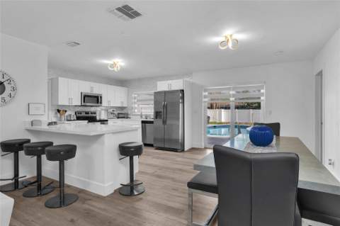 5311 Pierce Street, Hollywood FL - photo 8 of 52