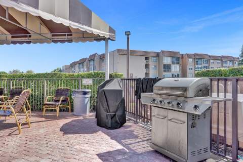 9821 Sunrise Lakes Boulevard #106, Sunrise FL - photo 18 of 25