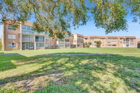 9821 Sunrise Lakes Boulevard #106, Sunrise FL - photo 24 of 25