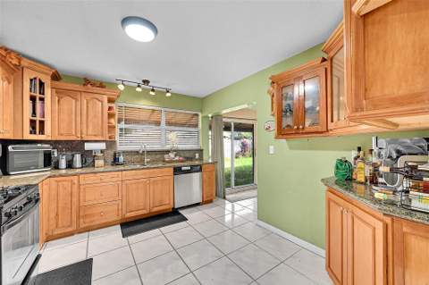 5991 NW 13th Street, Sunrise FL - photo 14 of 59