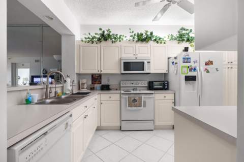 7647 Southampton Terrace #202, Tamarac FL - photo 14 of 47