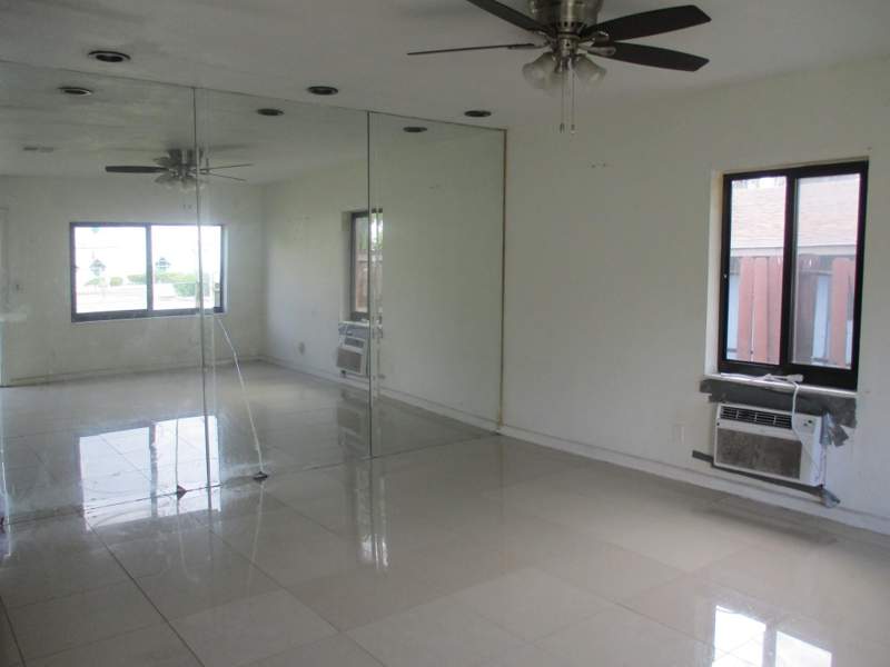 3 bedroom Single Family Residence at 1220 NW 7th Terrace, Progresso 2-18 D, Fort Lauderdale — photo 2