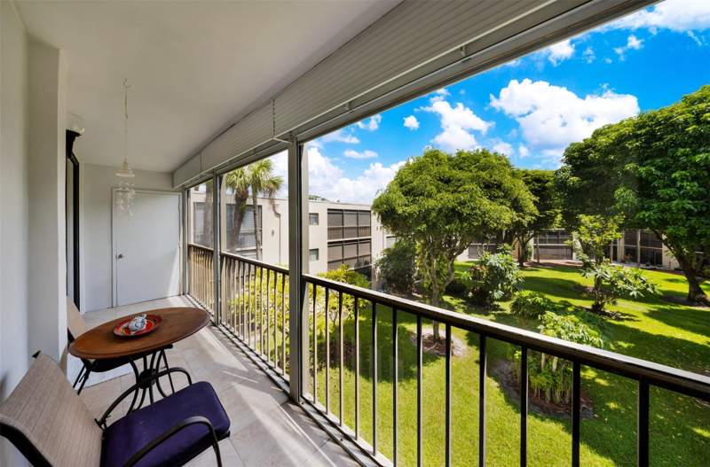 2 bedroom Condominium at 5250 Las Verdes Circle #317, Las Verdes/ Oleander, Delray Beach — photo 2