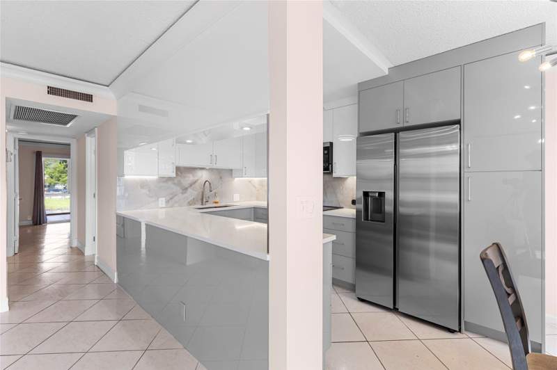 2 bedroom Condominium at 2122 Cambridge F #2122, Century Village, Deerfield Beach — photo 5
