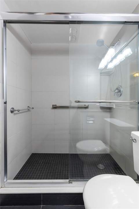 2122 Cambridge F #2122, Deerfield Beach FL - photo 15 of 44