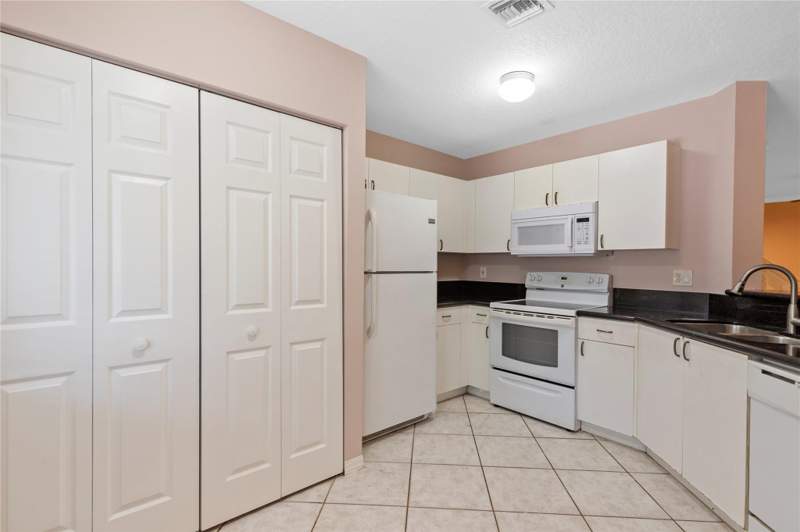 3 bedroom Townhouse at 1186 SW 44th Avenue #1186, The Waterways, Deerfield Beach — photo 2