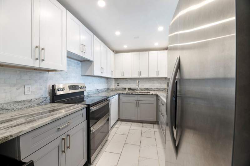 2 bedroom Condominium at 3800 N Hills Drive #402, Emerald Hills Cc, Hollywood — photo 2