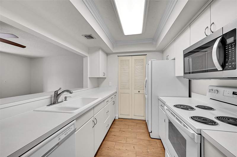 2 bedroom Condominium at 428 NW 70th Avenue #140, French Quarter, Plantation — photo 3