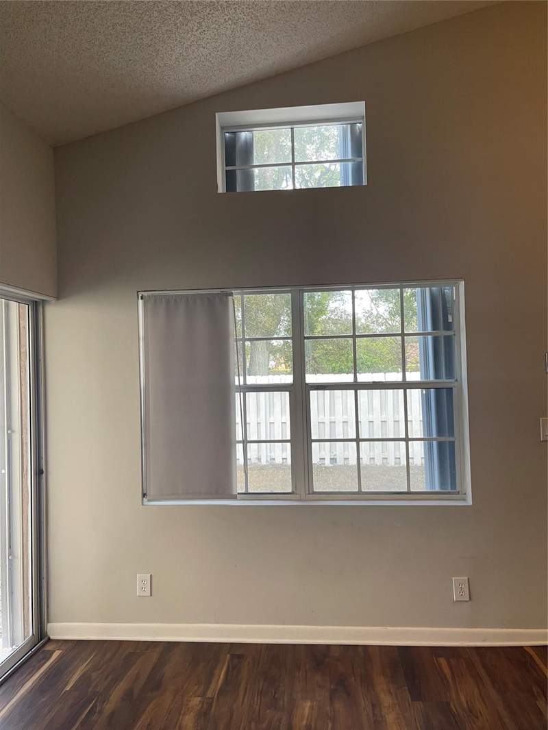 2 bedroom Single Family Residence at 480 Somerset Way, Sector 5 - Prcl 26 142-42, Weston — photo 5