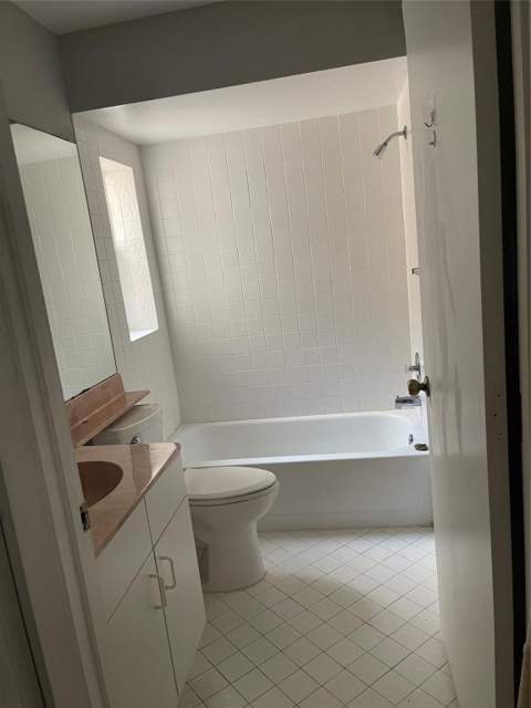 480 Somerset Way, Weston FL - photo 11 of 16