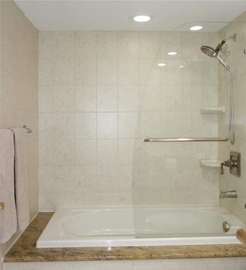 625 Oaks Drive #302, Pompano Beach FL - photo 8 of 94