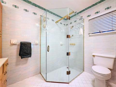 241 Corsair Avenue, Lauderdale-By-The-Sea FL - photo 15 of 17