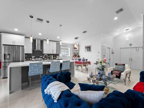 181 SW 203rd Avenue, Pembroke Pines FL - photo 6 of 22