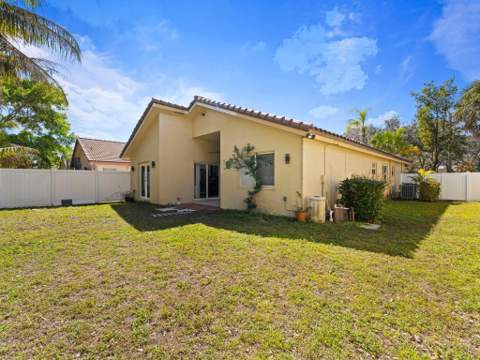 181 SW 203rd Avenue, Pembroke Pines FL - photo 19 of 22