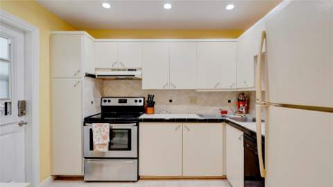 1501 S Ocean Boulevard #325, Lauderdale-By-The-Sea FL - photo 7 of 35