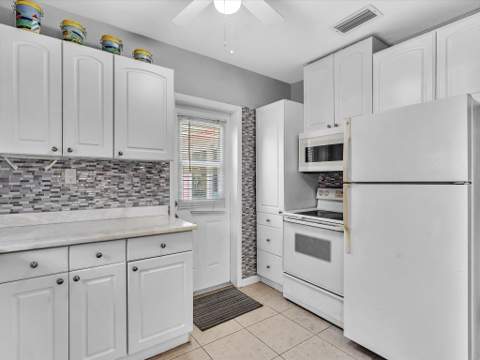 1835 Roosevelt Street, Hollywood FL - photo 13 of 49