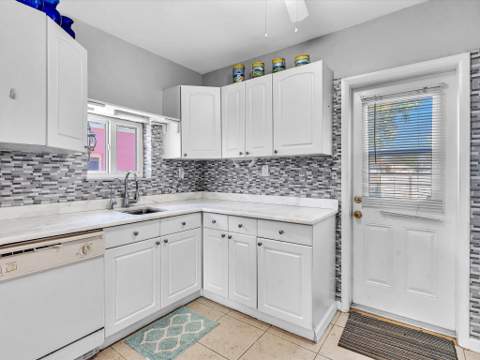 1835 Roosevelt Street, Hollywood FL - photo 12 of 49
