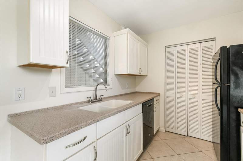 2 bedroom Condominium at 8163 SE Croft Circle #C-5, Pinecroft Condo All Ph, Hobe Sound — photo 2