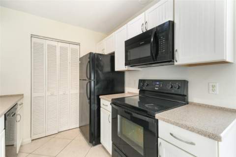8163 SE Croft Circle #C-5, Hobe Sound FL - photo 8 of 28