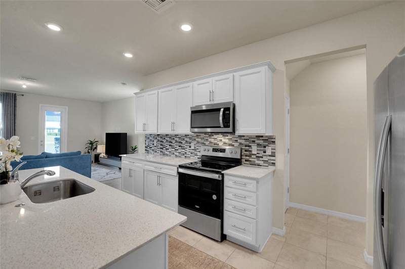 3 bedroom Townhouse at 2293 S Appleton Circle, Oak Tree, Oakland Park — photo 5