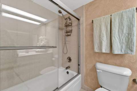 575 Oaks Lane #1002, Pompano Beach FL - photo 18 of 50