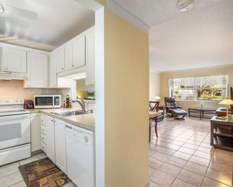 3400 NW 48th Avenue #407, Lauderdale Lakes FL - photo 8 of 17