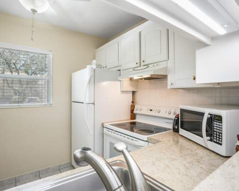 3400 NW 48th Avenue #407, Lauderdale Lakes FL - photo 10 of 17